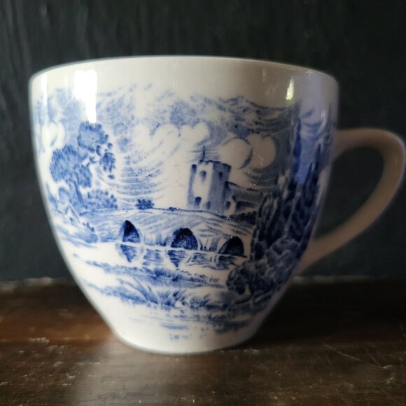 Set of 3 Vintage Enoch Wedgewood Tunstall Countryside Teacups, Blue and White - Picture 4 of 8